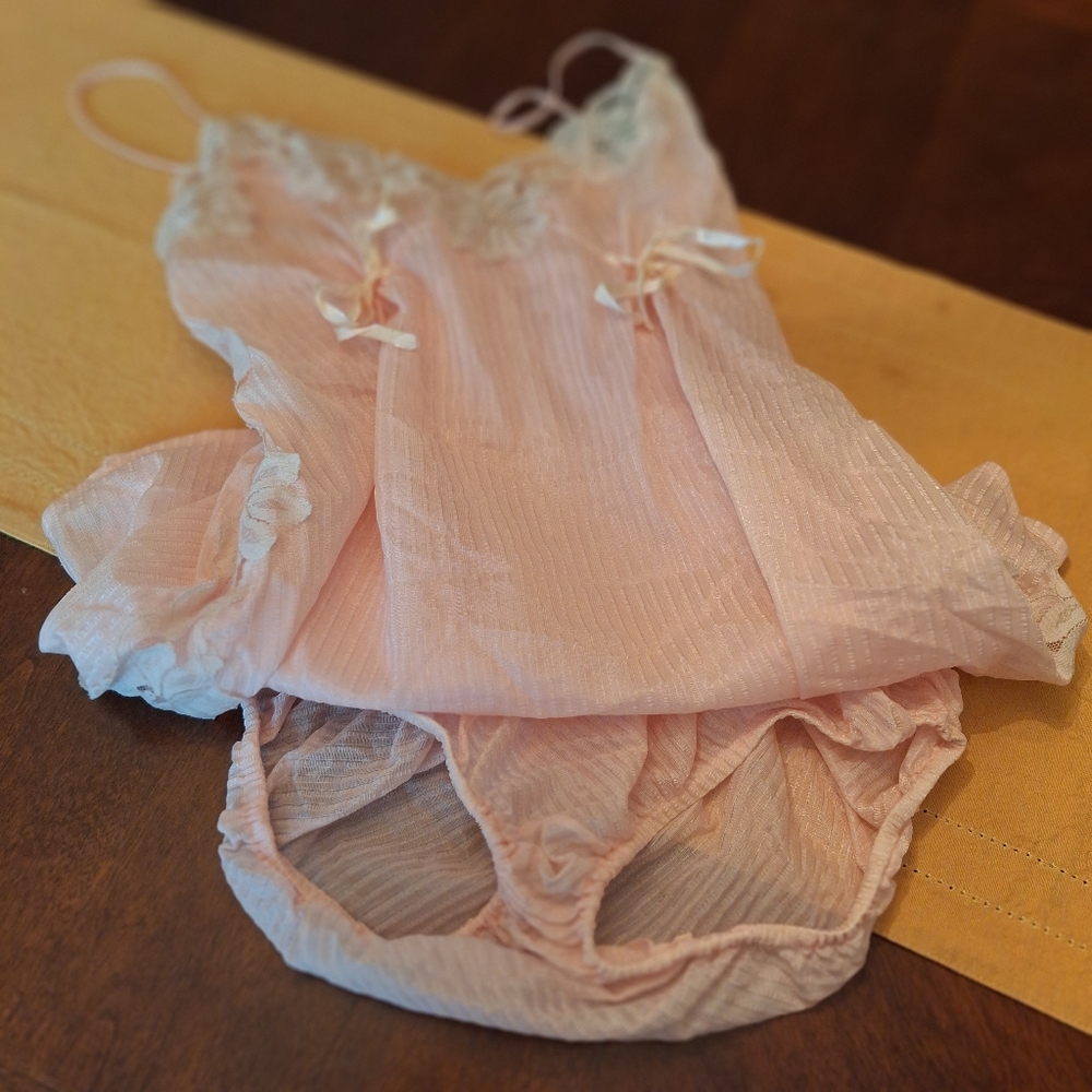 Vintage Union Tag Peach Lingerie 2pc Set Pristine! Silky Sheer Sz Small
